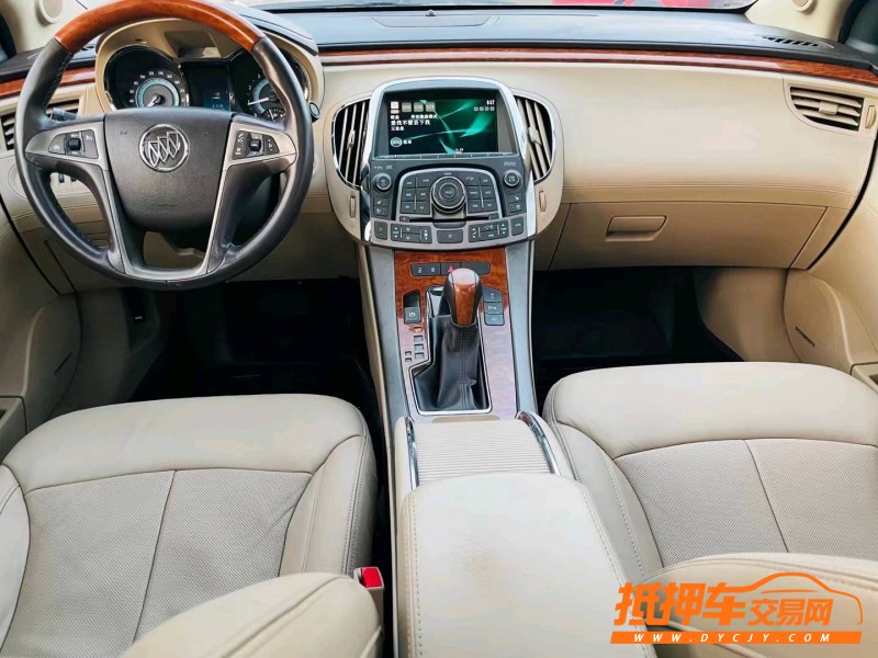 徐州12年别克君越8