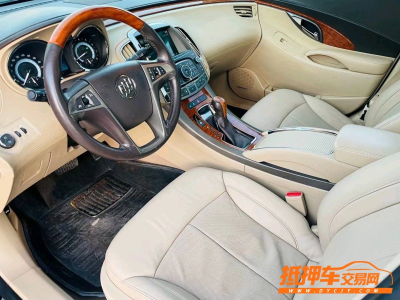 徐州12年别克君越9