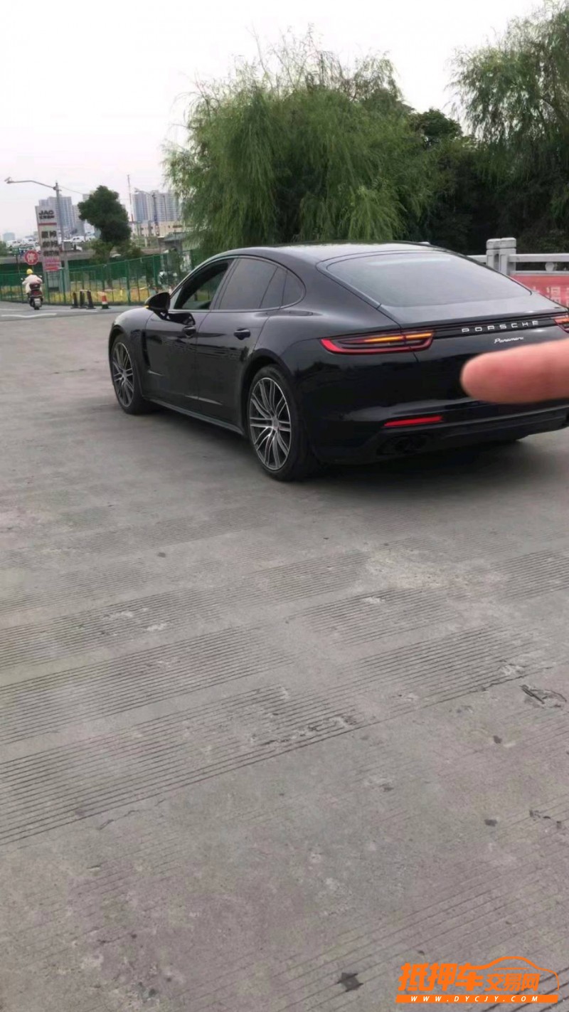 紹興19年保時捷帕拉梅拉6