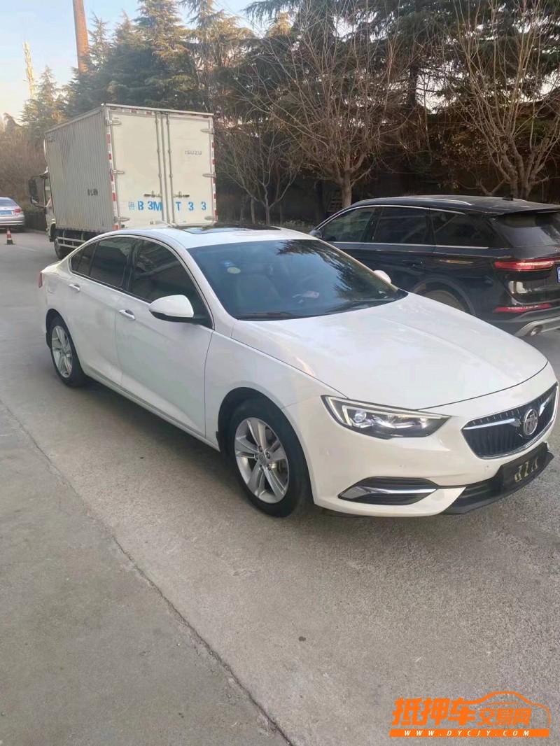 青岛18年别克君威2