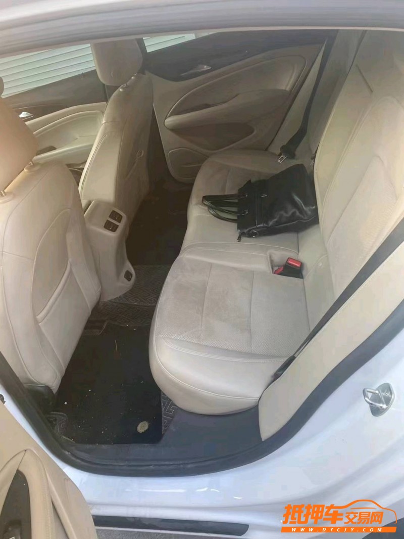 青岛18年别克君威4