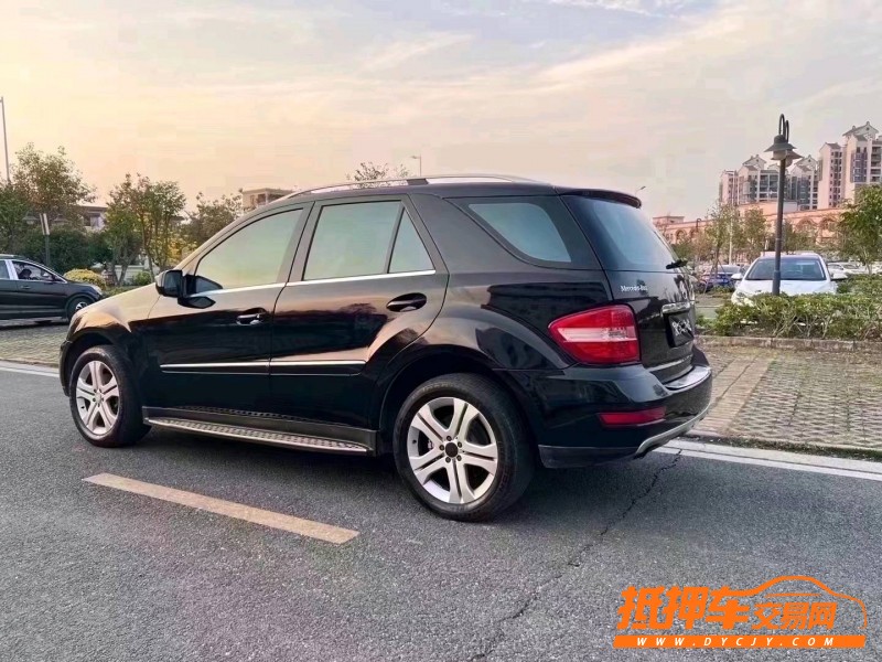中山09年奔驰ML4