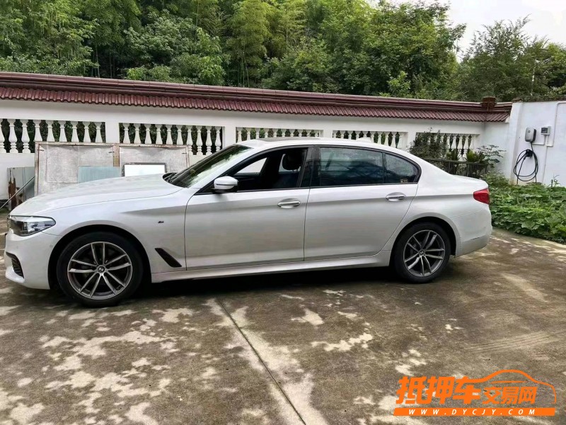 徐州18年宝马5系3