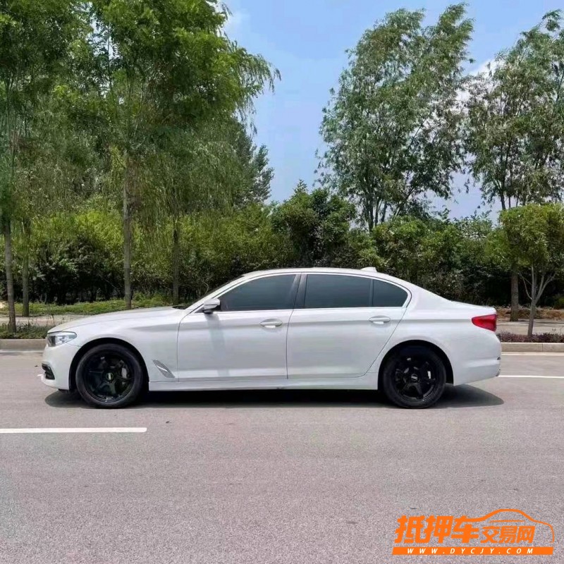 潍坊17年宝马5系9