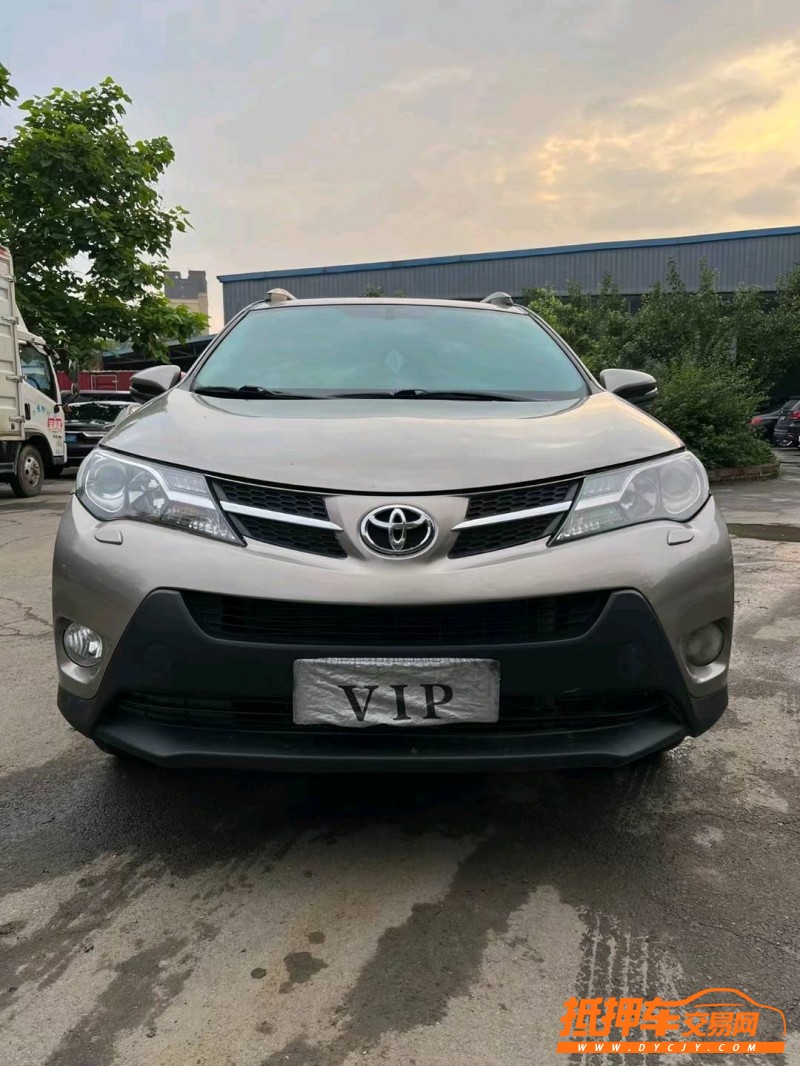 沈阳13年丰田RAV46