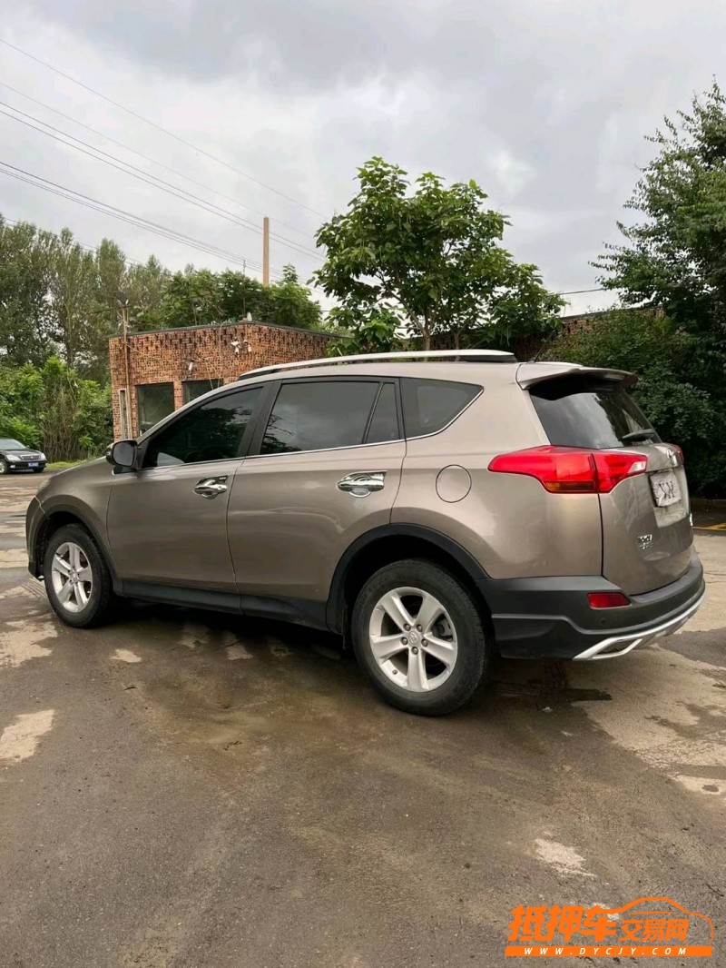 沈阳13年丰田RAV42