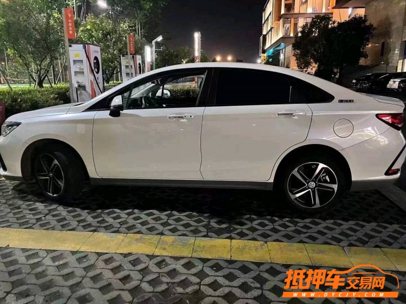 青岛21年北汽新能源EU系列4