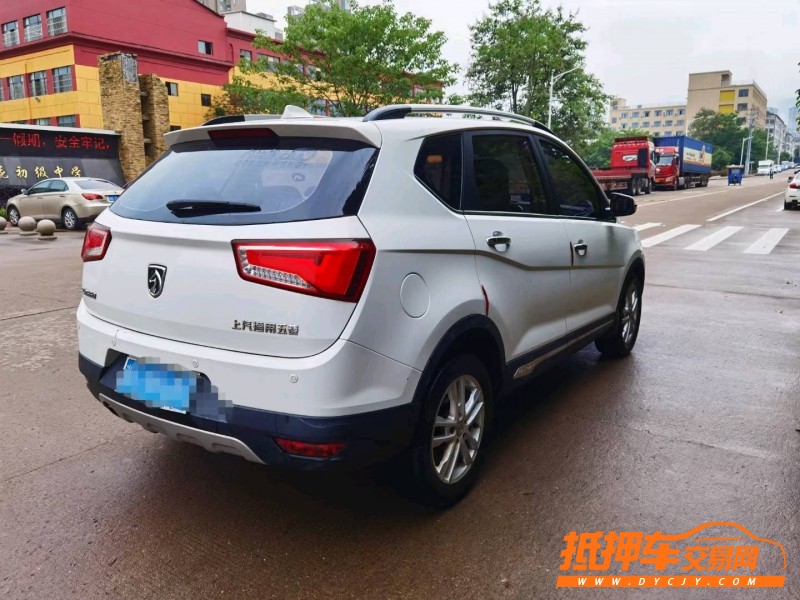 鶴崗16年寶駿5602