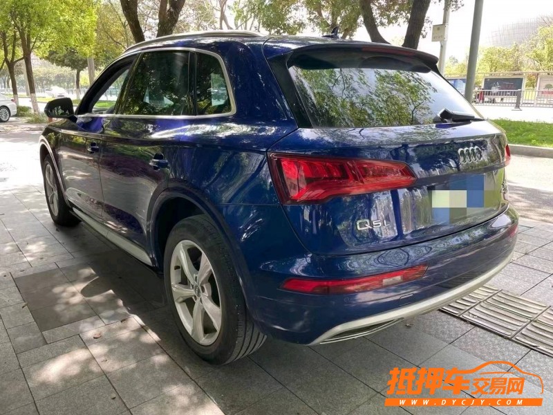 瀘州20年奧迪Q54