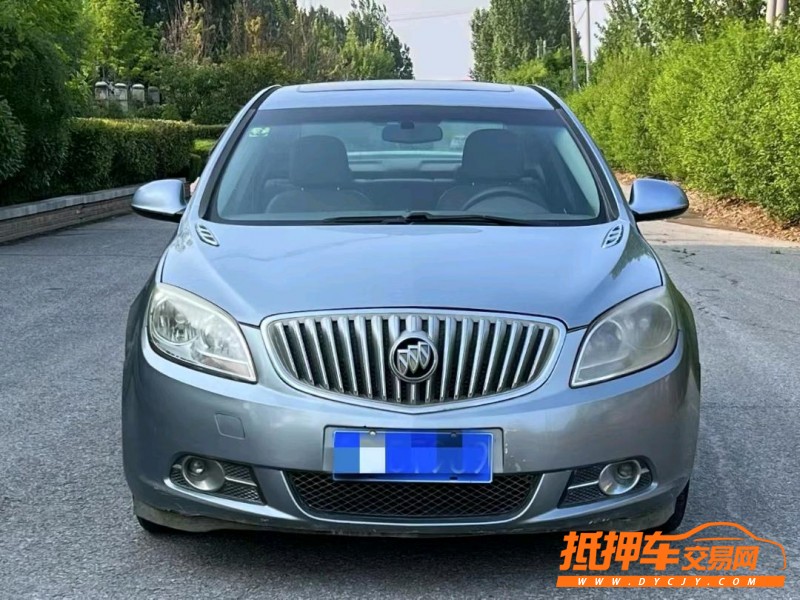 青岛12年别克英朗GT1