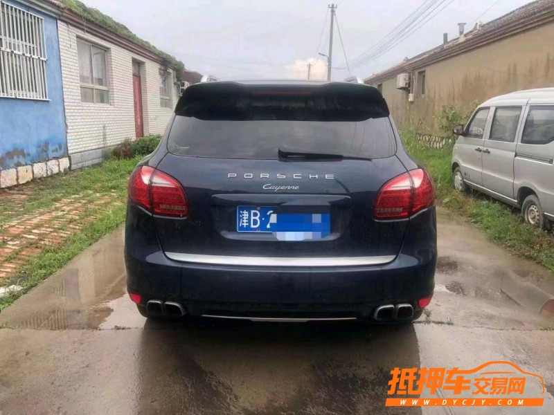 天津12年保時捷卡宴2