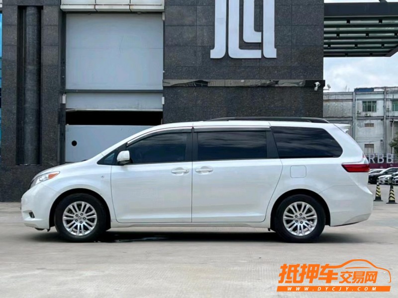 东莞17年丰田塞纳4