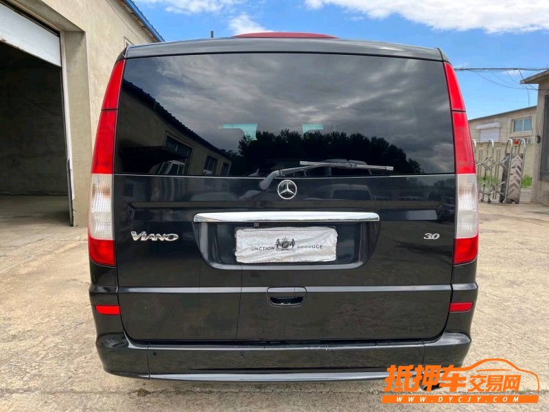 沈阳10年奔驰唯雅诺3