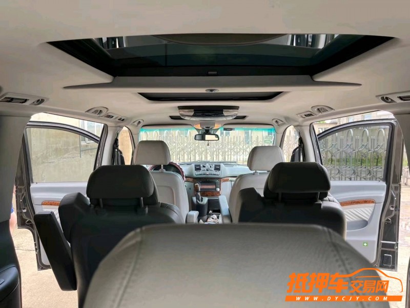 沈阳10年奔驰唯雅诺4