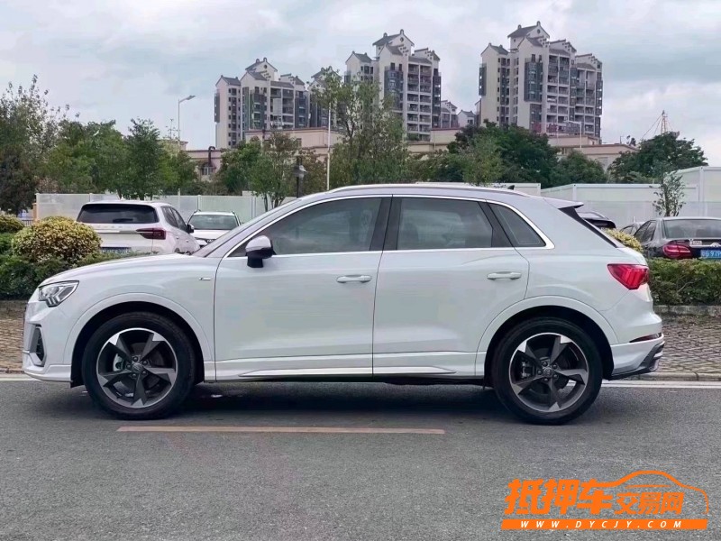 中山20年奧迪Q33