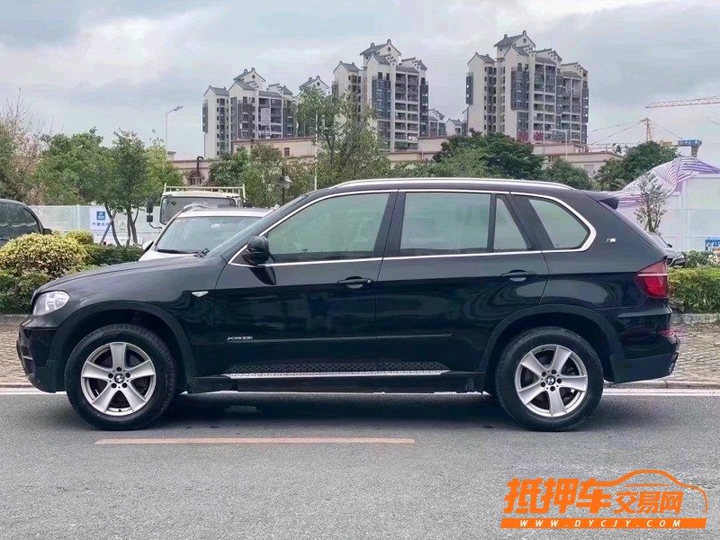 中山13年宝马X53