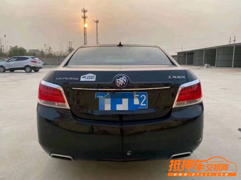 潍坊12年别克君越7