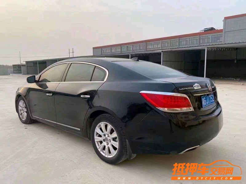 潍坊12年别克君越6