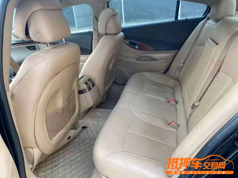 潍坊12年别克君越5