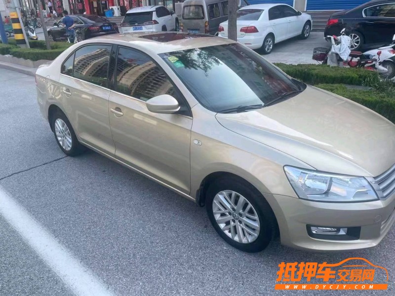 潍坊13年大众桑塔纳3