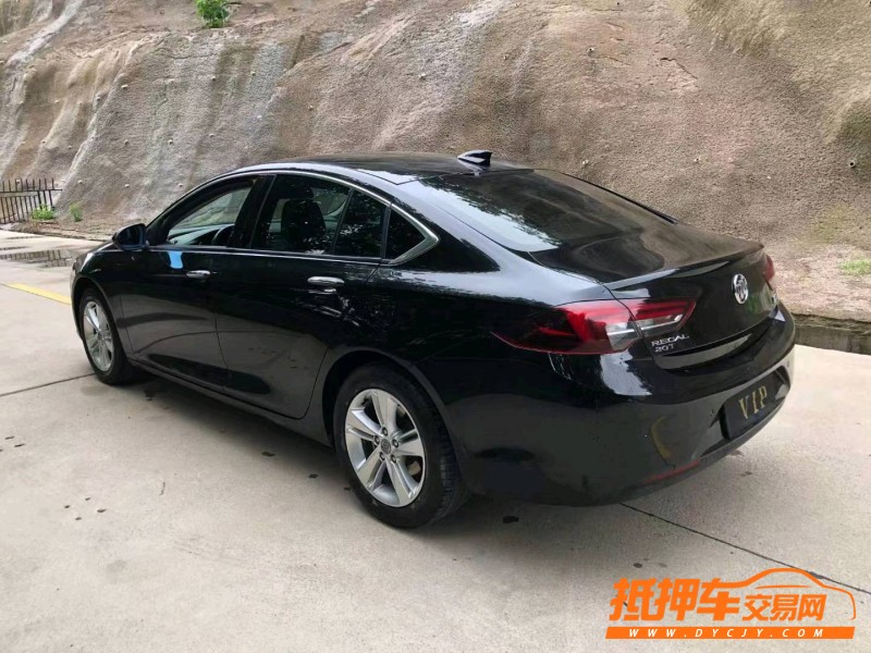 潍坊18年别克君威3