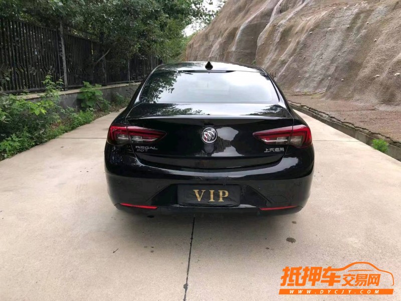 潍坊18年别克君威1