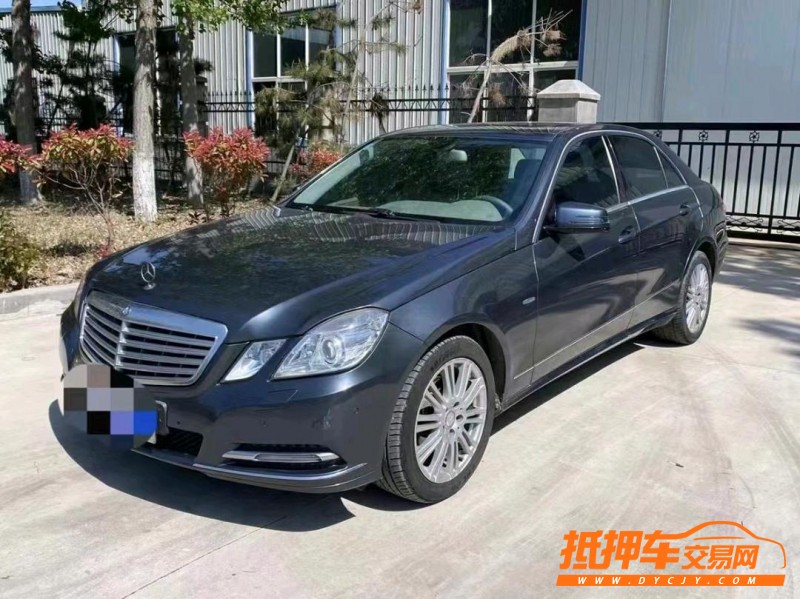 青岛11年奔驰E4
