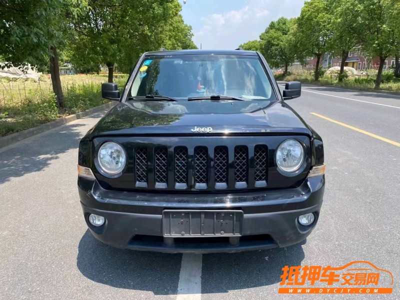 嘉興14年Jeep自由客1