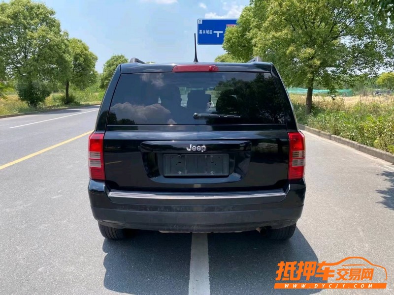 嘉興14年Jeep自由客9