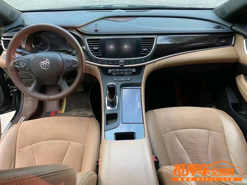 青岛18年别克君越3