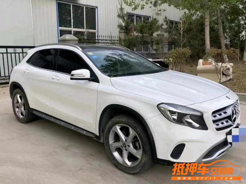 青岛19年奔驰GLA2