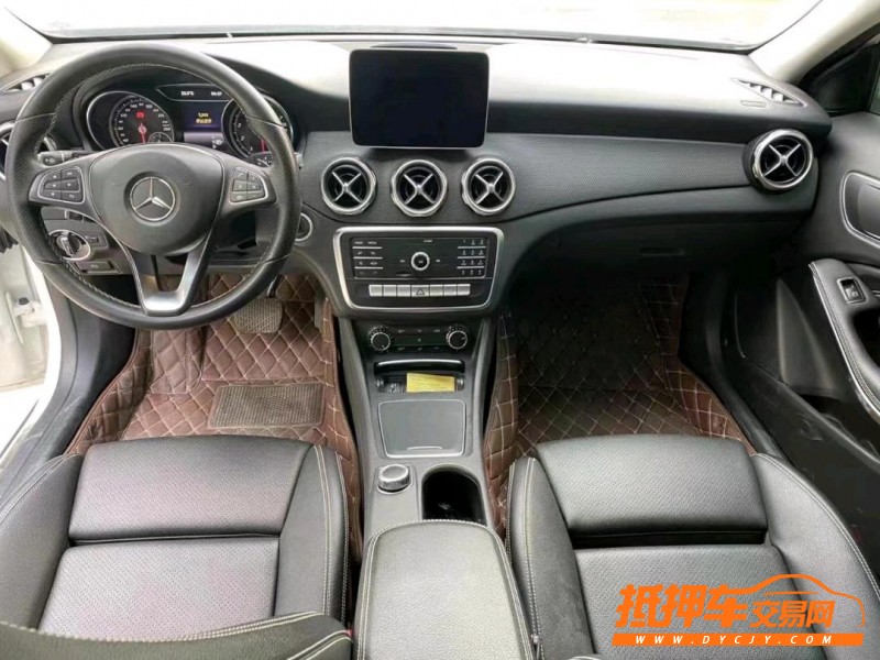 青岛19年奔驰GLA4