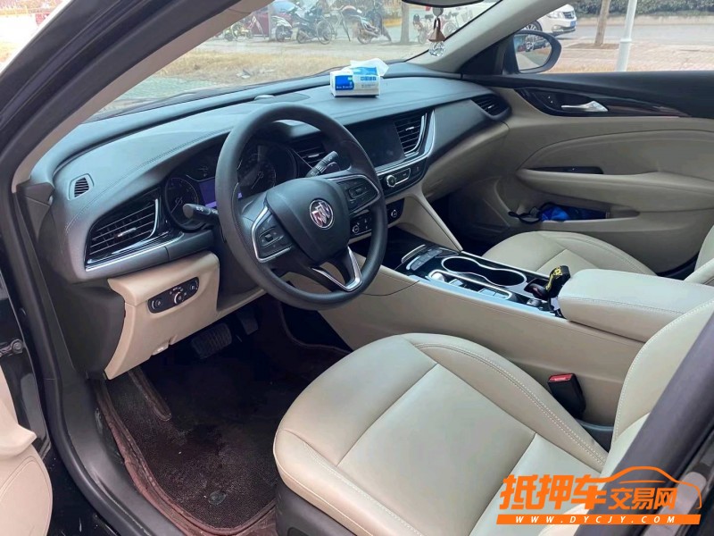 徐州21年别克君威5