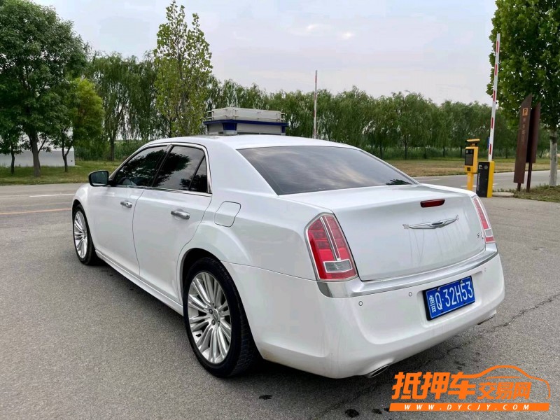 濱州15年克萊斯勒300C8